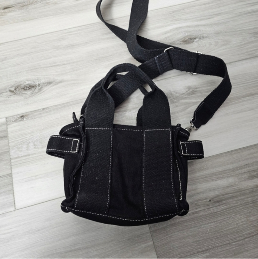 BDG Black Canvas Crossbody Tote Bag with Contrast Stitching - Picture 4 of 10